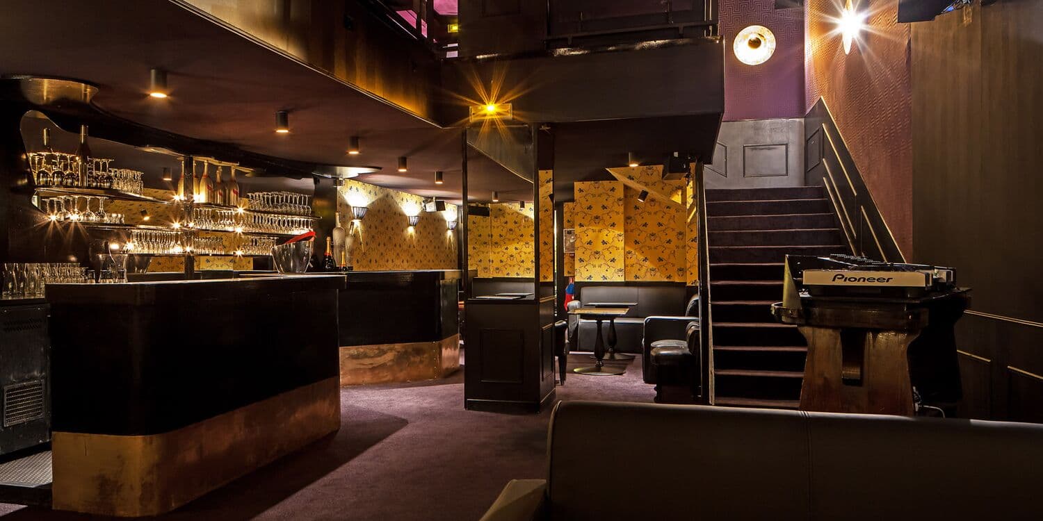 Salle Principale & Bar à Cocktails