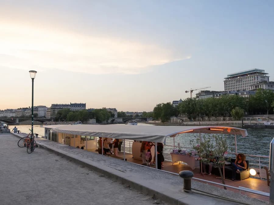 Le Quai Flottant