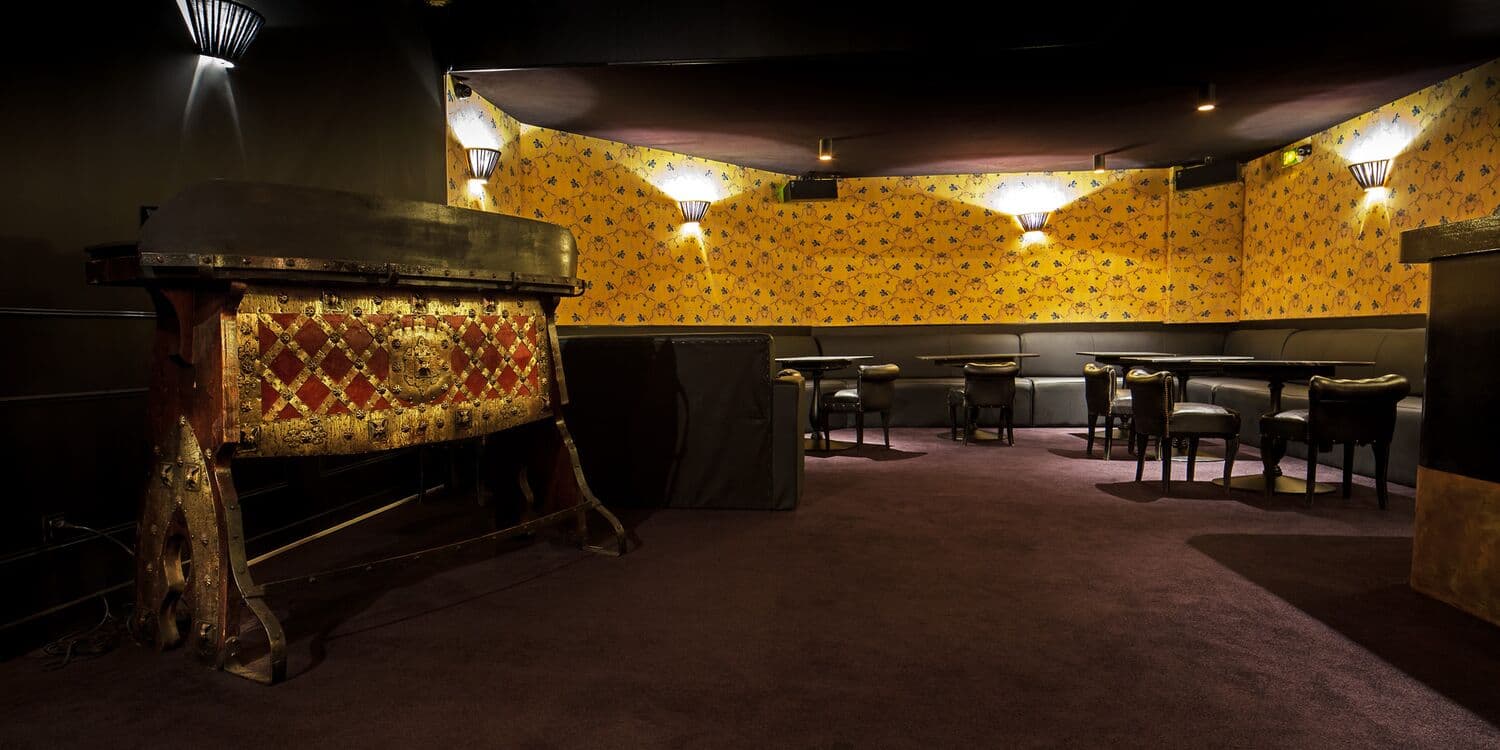 Salle Principale & Bar à Cocktails